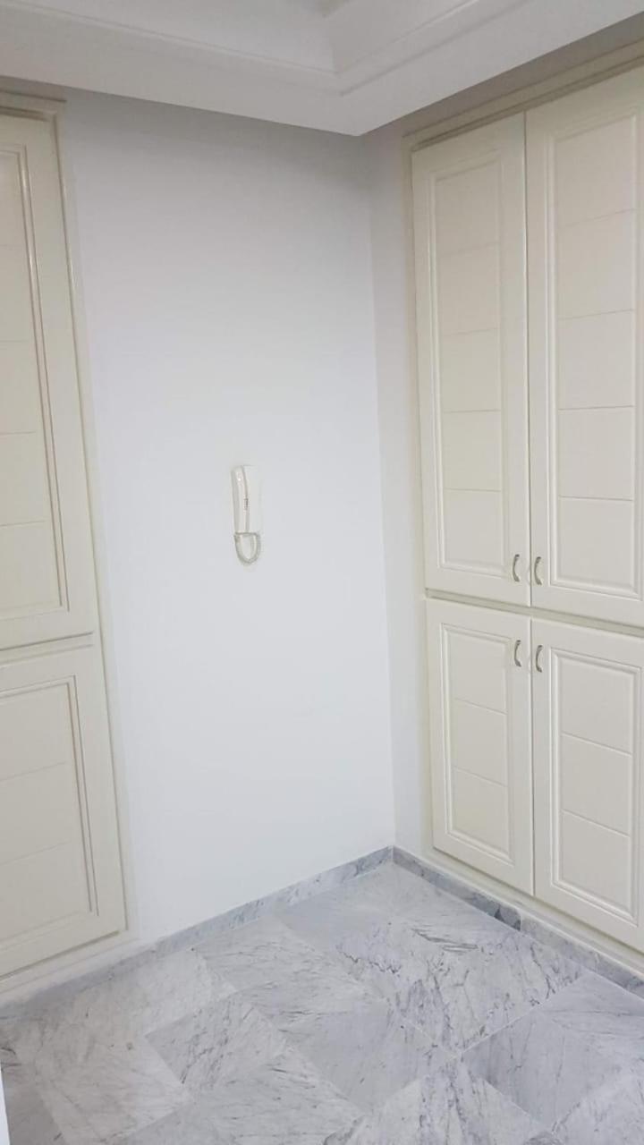 Luxueux A El Aouina Apartment Tunis